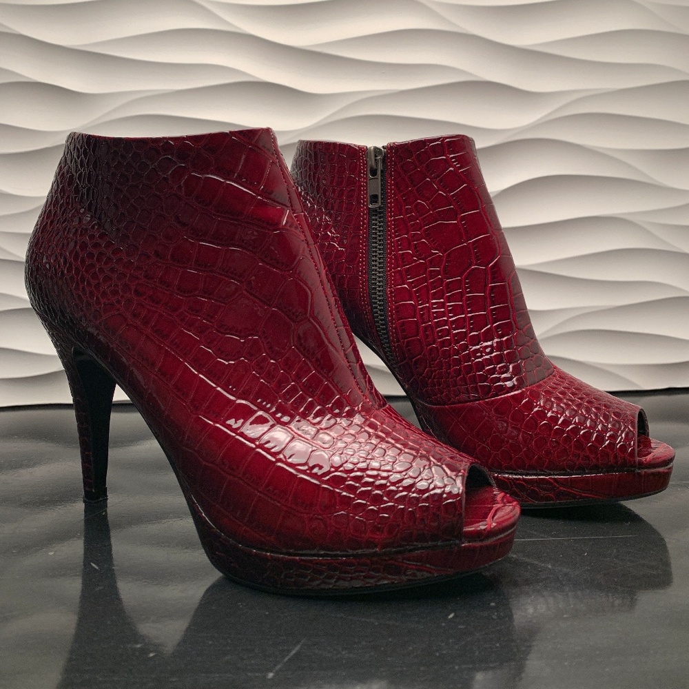 White House Black Market Paulette Peep Toe Booties